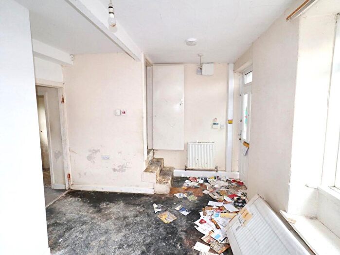 2 Bedroom Terraced House For Sale In Ingrow Lane, Keighley, BD22