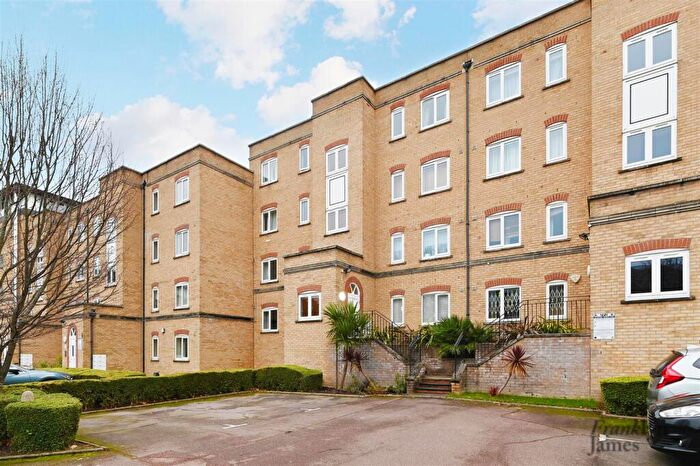 2 Bedroom Apartment To Rent In Ferguson Close, London, E14