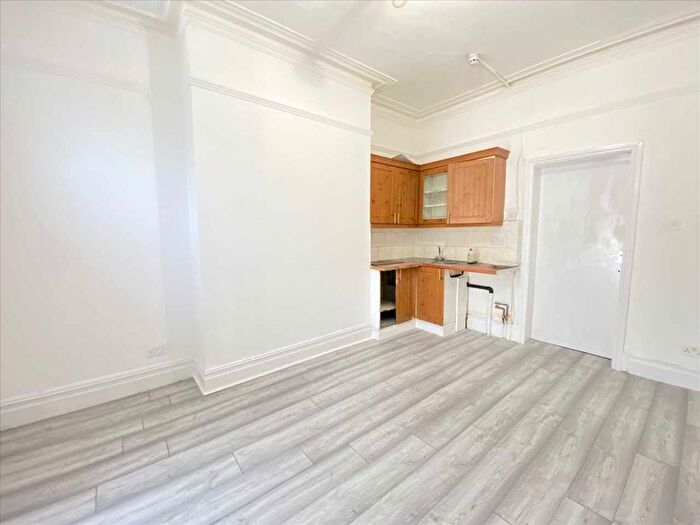 Studio To Rent In Craven Avenue, Ealing, W5