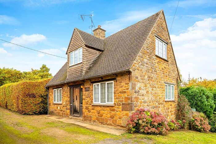 3 Bedroom Cottage For Sale In The Poplars, Upper Wardington., OX17