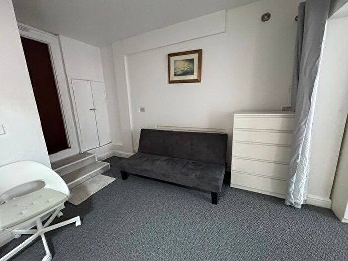 Studio To Rent In Cecil Road, Hounslow, TW3