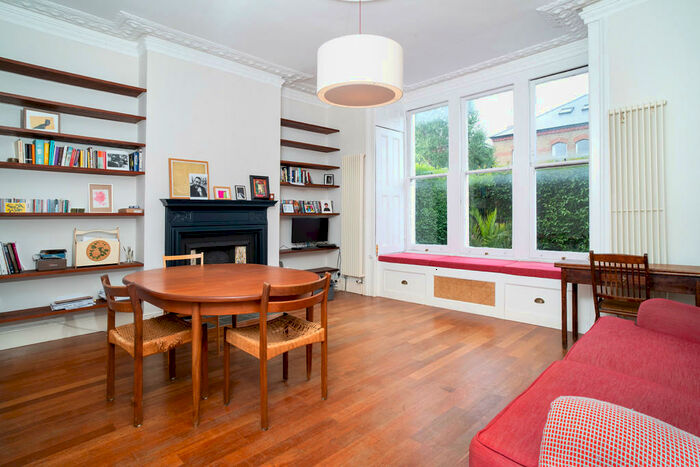2 Bedroom Flat To Rent In Finsbury Park Road, N4