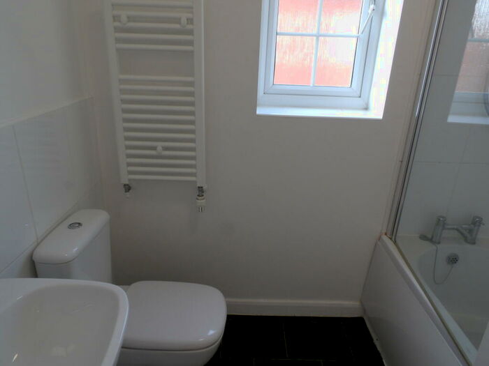 4 Bedroom House To Rent In Royal Walk, BB2