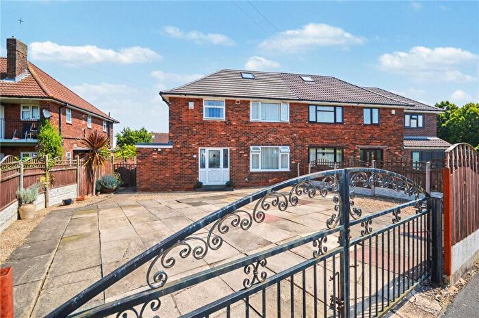 3 Bedroom Semi-Detached House For Sale In Lanshaw Crescent, Leeds, West Yorkshire, LS10