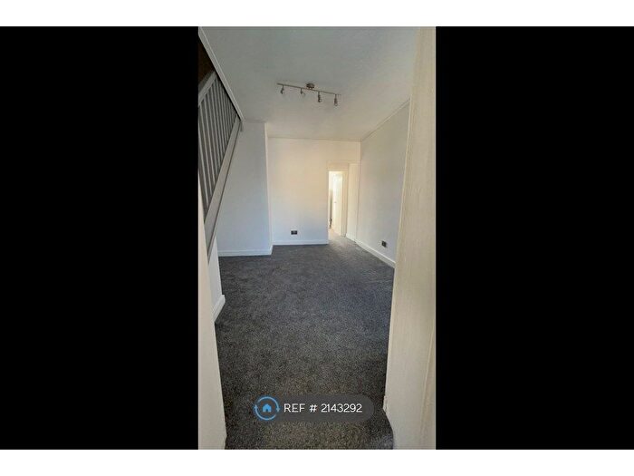 2 Bedroom Flat To Rent In Queen Street, Horsham, RH12