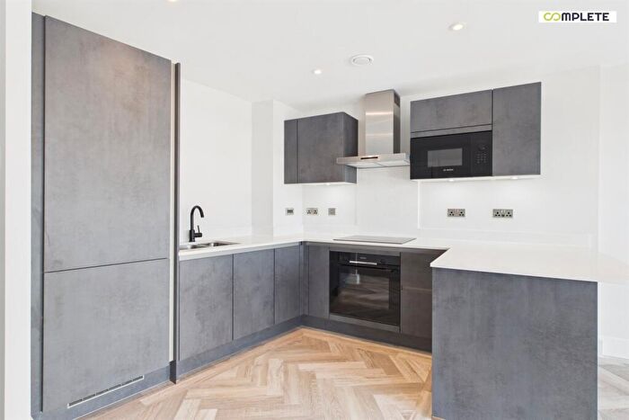 1 Bedroom Flat To Rent In Munro Court, Cockfosters Road, Barnet, EN4