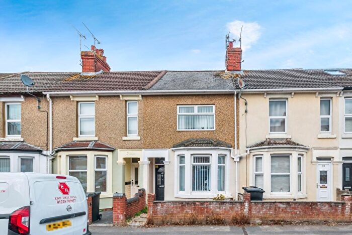 3 Bedroom Terraced House For Sale In Montagu Street, Swindon, Wiltshire, SN2