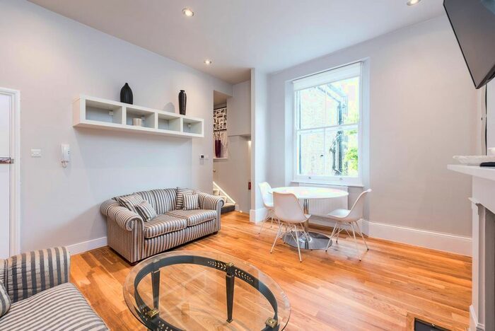 1 Bedroom Flat To Rent In Nevern Square, Earls Court, London, SW5