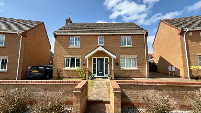 4 Bedroom Detached House For Sale In Holly Walk, Hampton Hargate, Peterborough, PE7