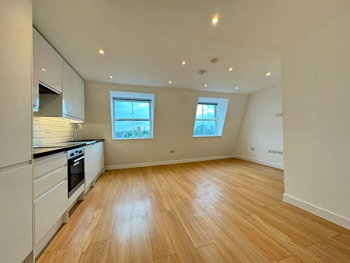 1 Bedroom Apartment To Rent In Kentish Town Road, London, NW5