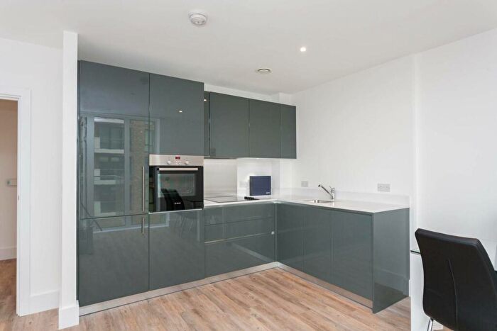 1 Bedroom Flat To Rent In Compton House, Woolwich, London, SE18