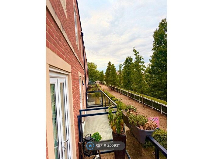 4 Bedroom Terraced House To Rent In Racecourse Road, Newbury, RG14