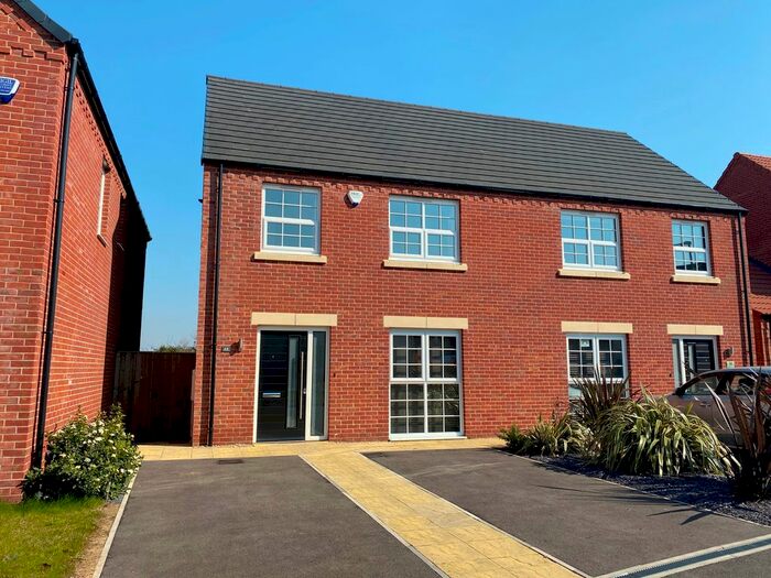 3 Bedroom Semi-Detached House To Rent In Wheatsheaf Way, Clowne S43