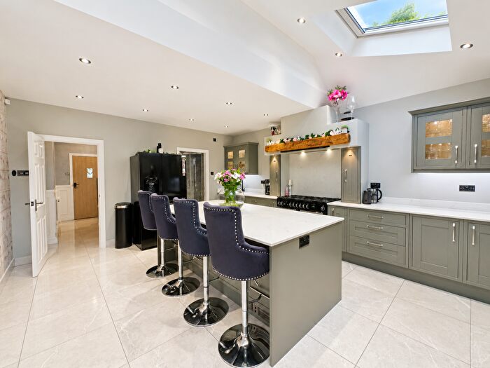 3 Bedroom Semi-Detached House For Sale In Knightsbridge Road, Solihull, B92