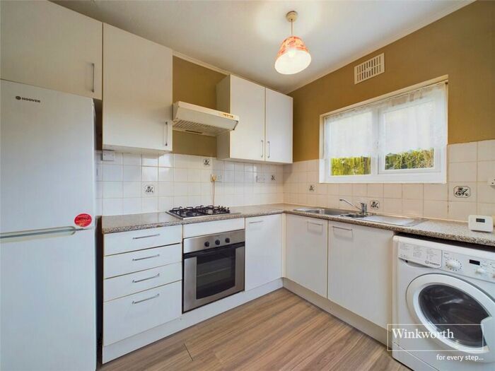 2 Bedroom Flat To Rent In Colin Crescent, Colindale, London, NW9