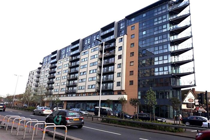 2 Bedroom Apartment To Rent In - Perth Road, Ilford, IG2