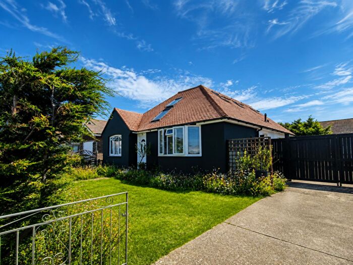 4 Bedroom Detached House For Sale In Sunview Avenue, Peacehaven, BN10