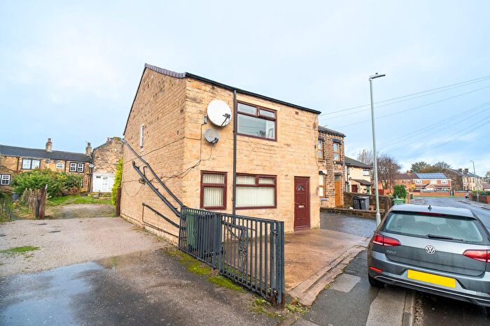 3 Bedroom Detached House For Sale In Chapel Fold, Batley, WF17