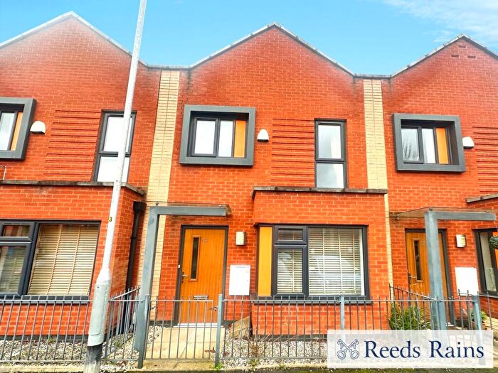 3 Bedroom Terraced House To Rent In Florin Lane, Salford, Greater Manchester, M6