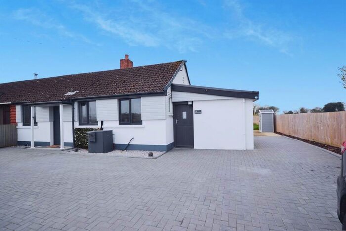 1 Bedroom Semi-Detached Bungalow For Sale In East Woodyates, SP5