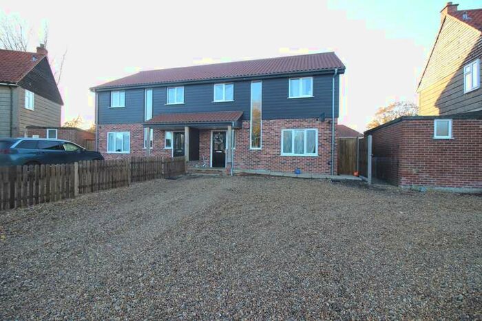 4 Bedroom House To Rent In Sutton Crescent, Freethorpe, Norwich, NR13