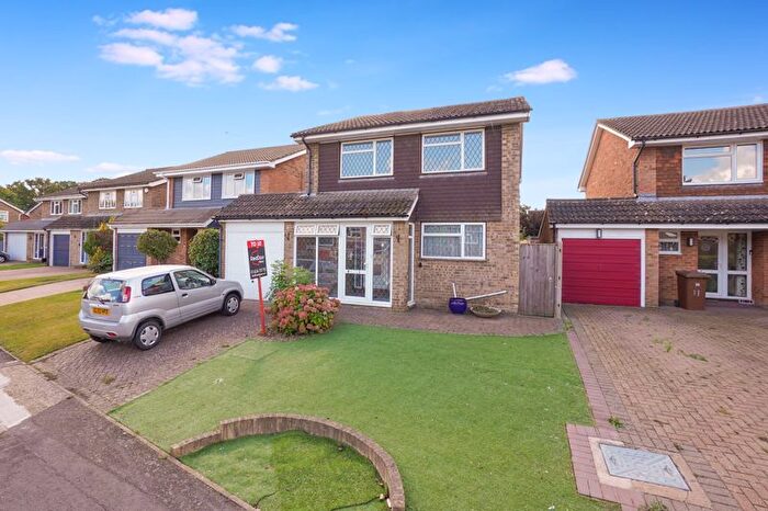 4 Bedroom Detached House To Rent In Aintree Road, Chatham, ME5