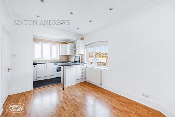 2 Bedroom Flat To Rent In Leyborne Avenue, Ealing, W13