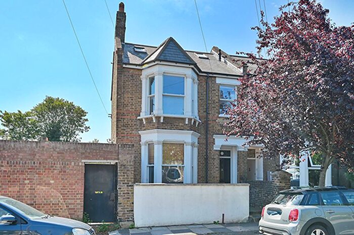 2 Bedroom Flat To Rent In Bollo Bridge Road, Acton, London, W3