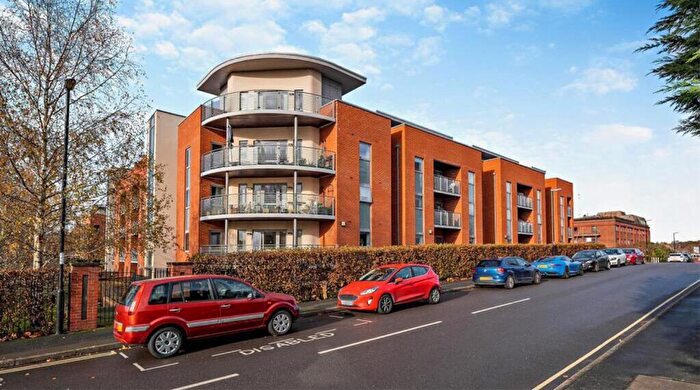 1 Bedroom Flat For Sale In The Brow, Burgess Hill, RH15