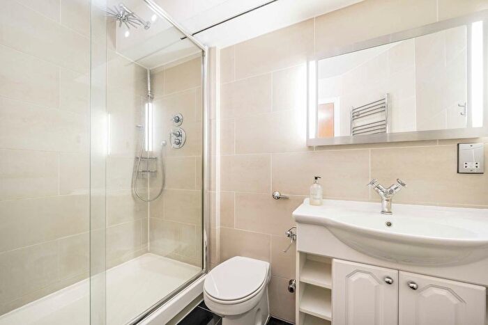 2 Bedroom Flat To Rent In Bourdon Street, London, W1K