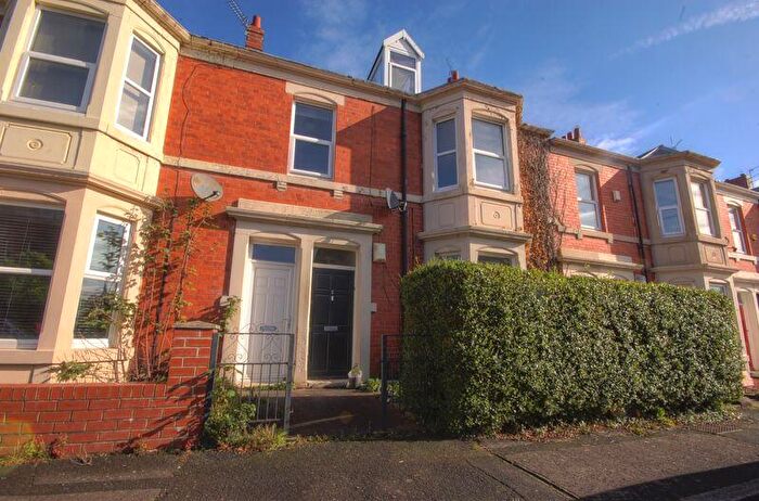 4 Bedroom Flat To Rent In Ashleigh Grove, West Jesmond, Newcastle Upon Tyne, NE2