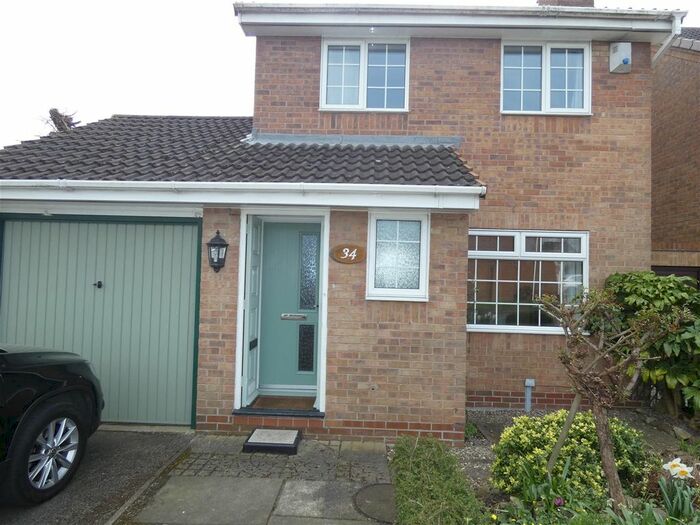 3 Bedroom Detached House To Rent In Lancelot Drive, Stretton, Burton-On-Trent DE13