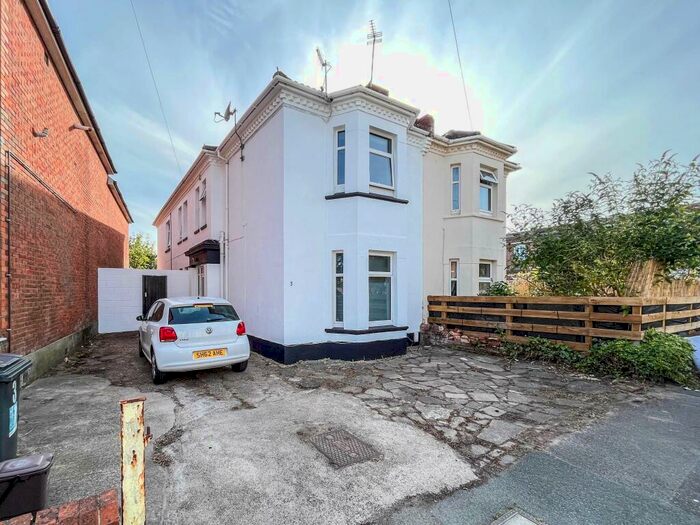 6 Bedroom Semi-Detached House To Rent In Queensland Road, Bournemouth, BH5