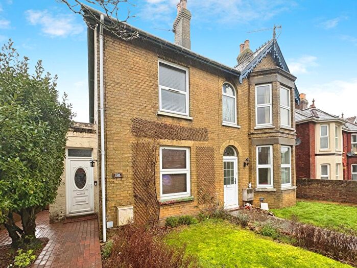 3 Bedroom Semi-Detached House For Sale In Adelaide Grove, East Cowes, Isle Of Wight, PO32