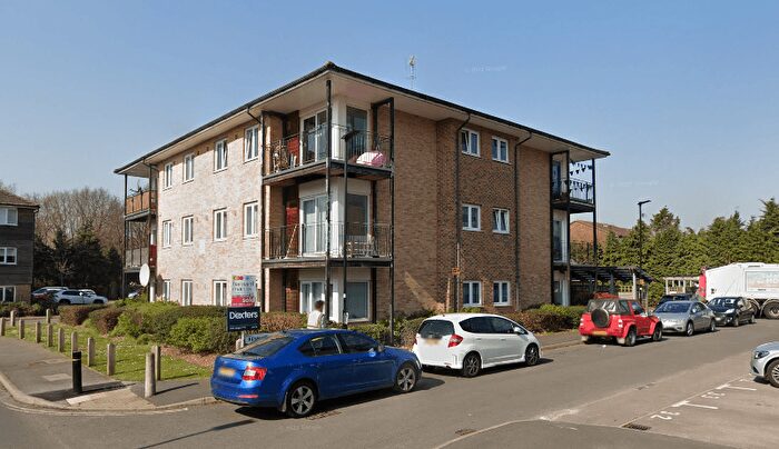 2 Bedroom Flat To Rent In Bennett Close, Hounslow, TW4