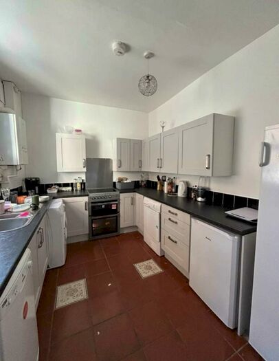 4 Bedroom Semi-Detached House To Rent In Furness Road, Manchester, M14