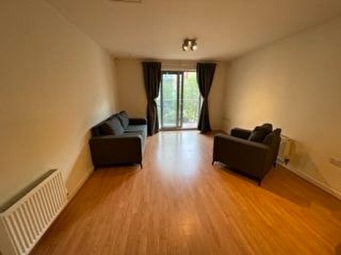 1 Bedroom Flat To Rent In Queen Mary Avenue, London, E18
