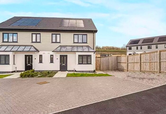 3 Bedroom Semi-Detached House To Rent In Parc Bryn Y Groes, Ystradgynlais, Swansea, SA9