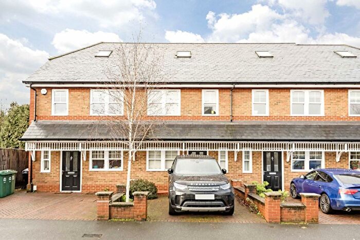 4 Bedroom Property To Rent In Sunbury Court Road, Sunbury-On-Thames, TW16