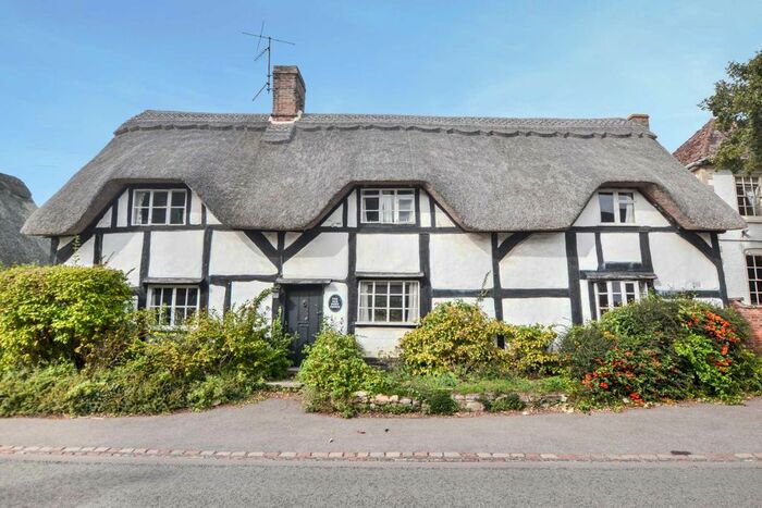 3 Bedroom Detached House For Sale In Main Street, Cropthorne, Worcestershire, WR10