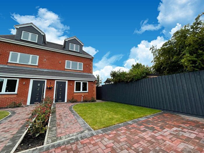 4 Bedroom Semi-Detached House To Rent In Knightthorpe Road, Loughborough, LE11