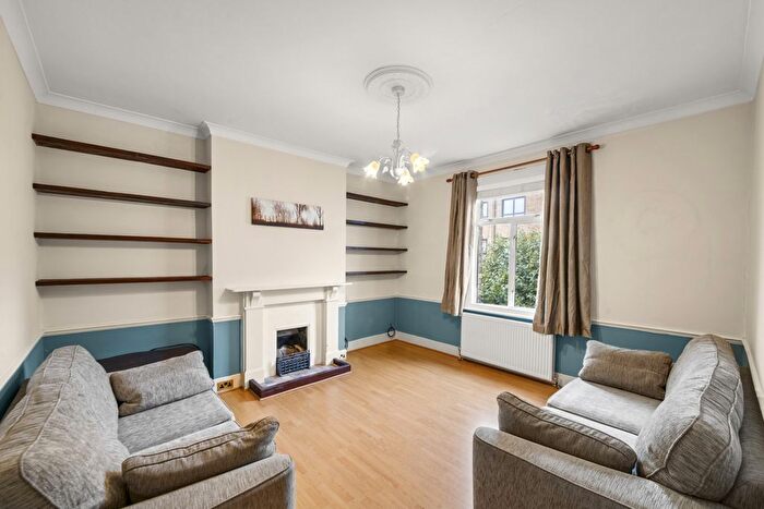 2 Bedroom Flat For Sale In Boston Road, Hanwell, W7