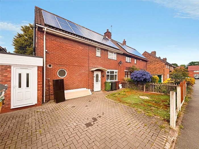 4 Bedroom Semi-Detached House To Rent In Primley Avenue, Walsall, West Midlands, WS2