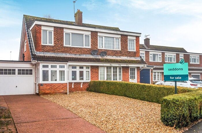 3 Bedroom Semi Detached House For Sale In Langlands Road, Cullompton, Devon, EX15