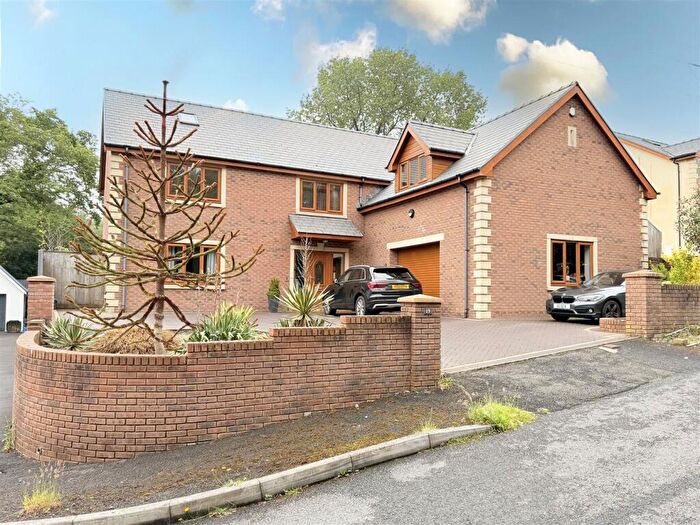 7 Bedroom Detached House For Sale In Glyn Y Swisdir, Llanelli, SA14