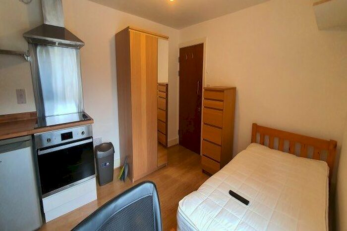 Property To Rent In 58 Brookhill Road, London SE18