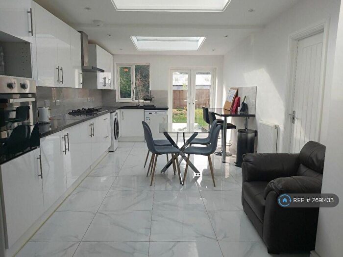 6 Bedroom Semi-Detached House To Rent In Milton Road, Oxford, OX4