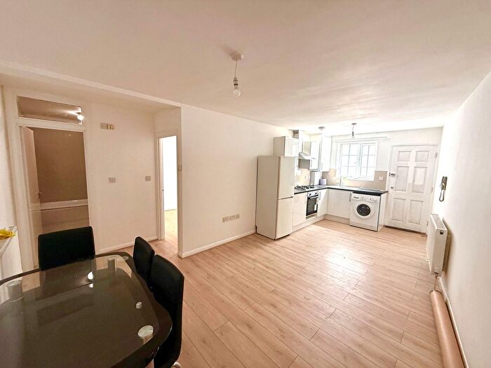 2 Bedroom Flat To Rent In High Street, Orpington, BR6