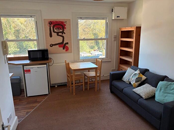 1 Bedroom Flat To Rent In Vale Of Health, London, NW3