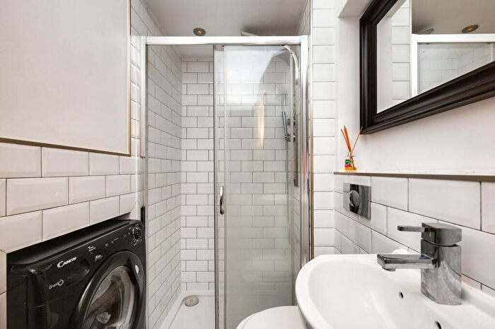 2 Bedroom Flat For Sale In Great Junction Street, Leith, Edinburgh, EH6